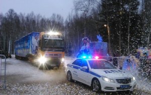 Автомобиль Volvo FH16 использовался для транспортировки главной елки России